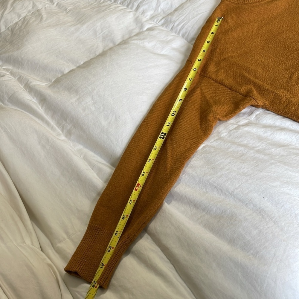 LE CHATEU | Cut Out Shoulder | Tan | Crewneck | Long Sleeve Sweater | Size L - Picture 11 of 11